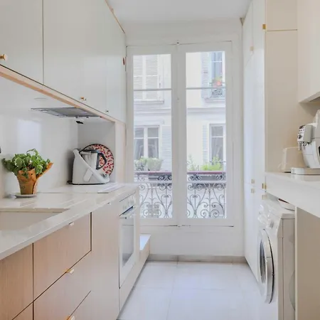 3 Bedroom With Balcony - Belleville باريس