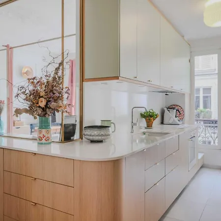 3 Bedroom With Balcony - Belleville * باريس